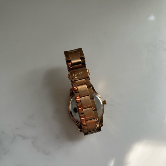 Fossil women’s rose gold watch